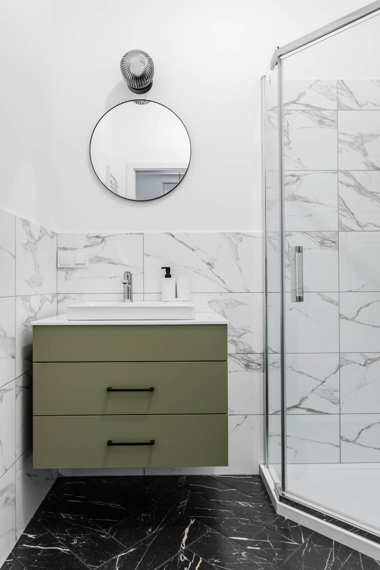 Nowoczesne I Stylowe Studia Very Berry W Poznaniu By Renters Apartment Poznan
